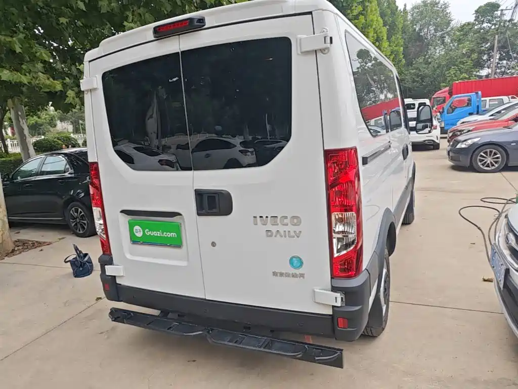 IVECO Ousheng — миниатюра 7
