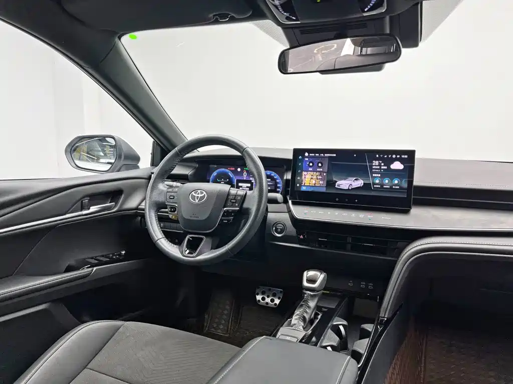 Toyota Camry — миниатюра 24