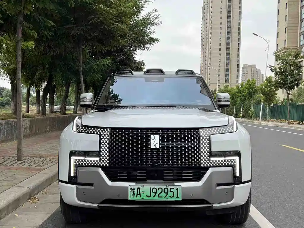 Yangwang Yangwang U8 — миниатюра 3