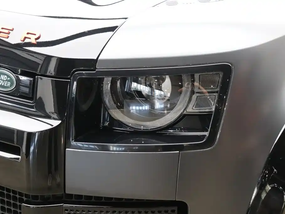Land Rover Defender — миниатюра 23