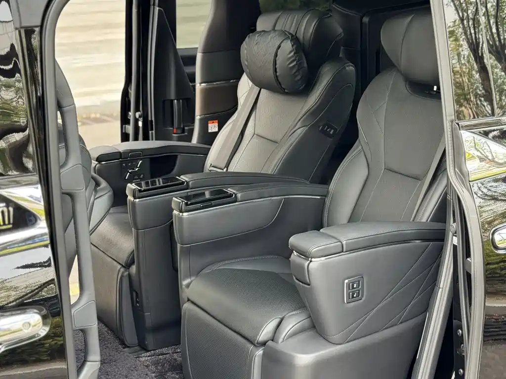 Toyota Vellfire — миниатюра 14