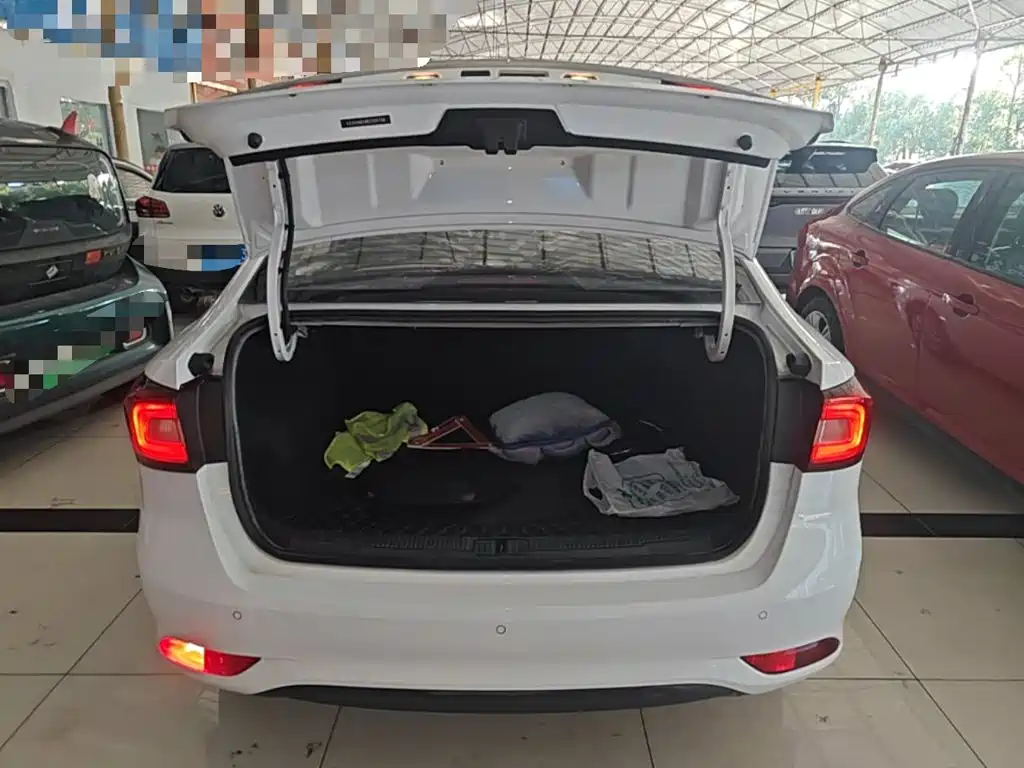 Roewe i5 — миниатюра 19