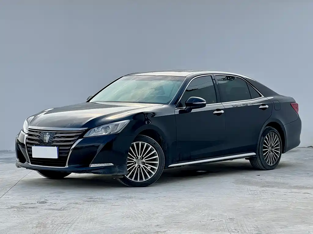 Купить Toyota Crown