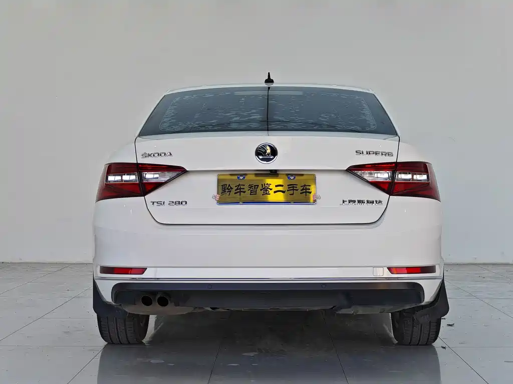 Skoda Superb — миниатюра 5