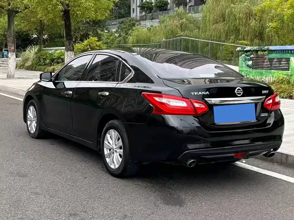 Nissan Teana — миниатюра 7