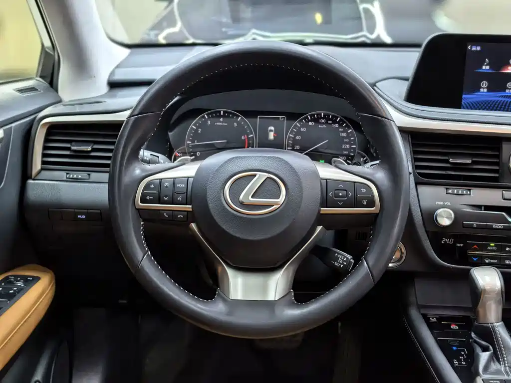 Lexus RX — миниатюра 26