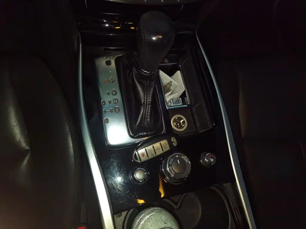 Infiniti Q70 — миниатюра 15