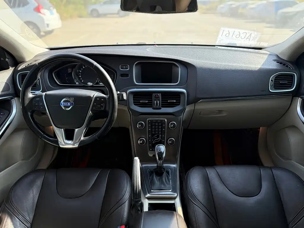 Volvo V40 — миниатюра 9
