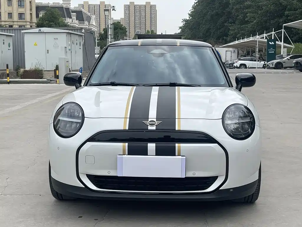 Mini COOPER 2024 456km COOPER E