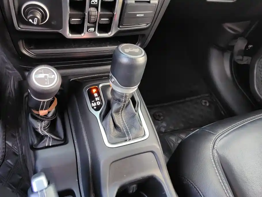 Jeep Wrangler PHEV — миниатюра 16