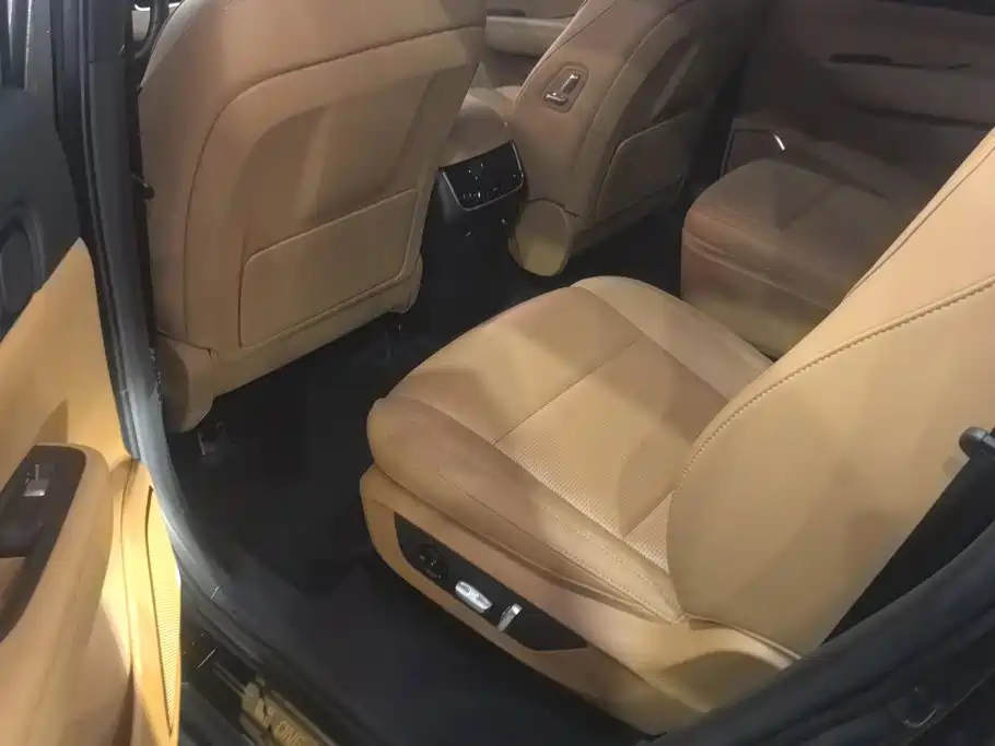 Li Auto Li ONE — миниатюра 11