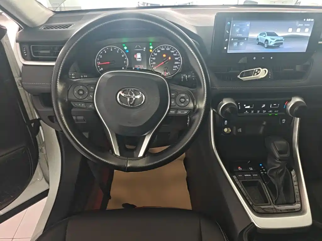 Toyota RAV4 — миниатюра 11