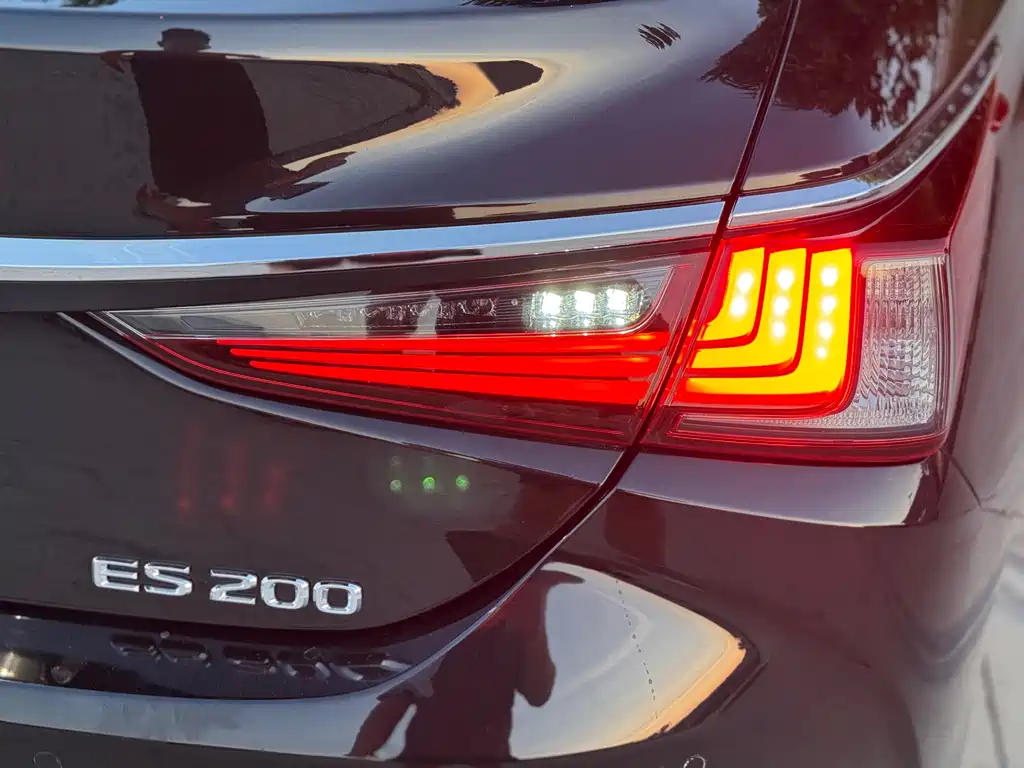 Lexus ES 2018 200 V