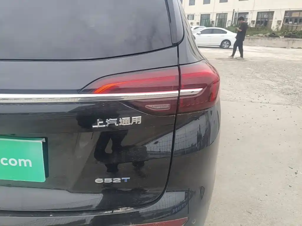 Buick Envision Plus — миниатюра 8