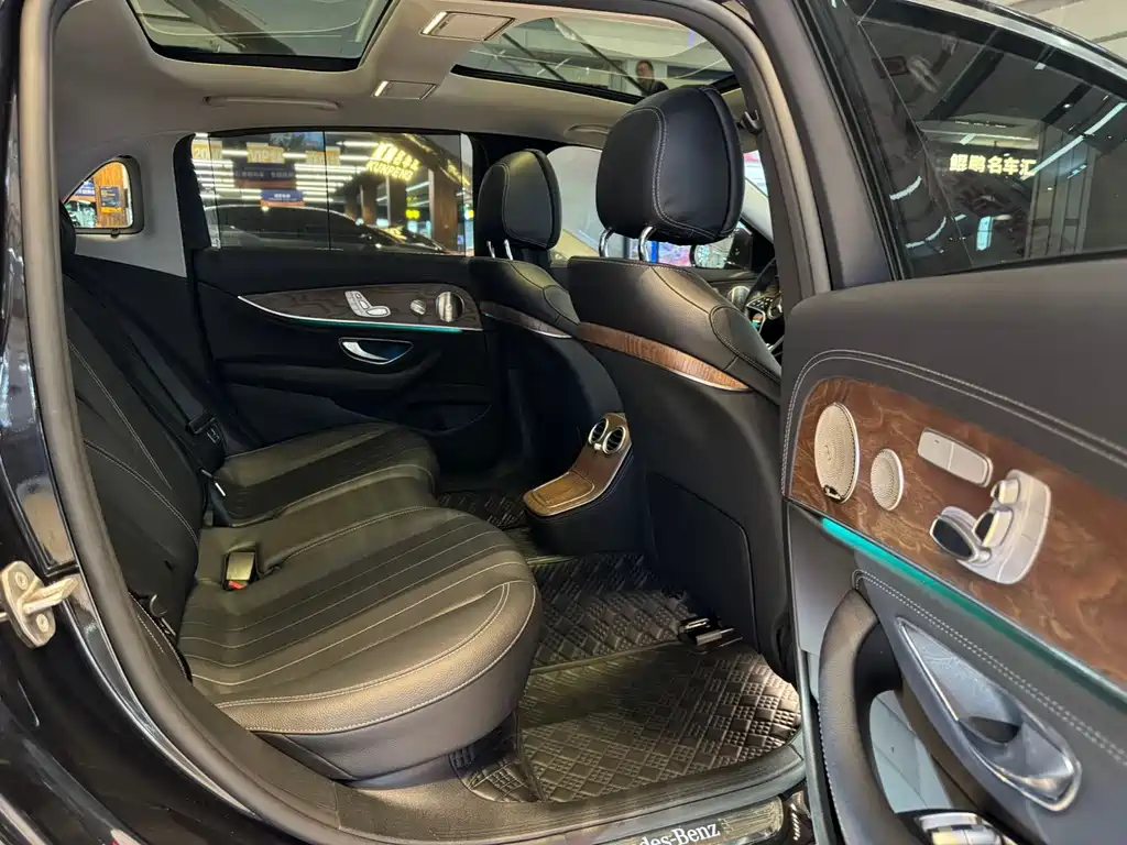 MERCEDES-BENZ E CLASS