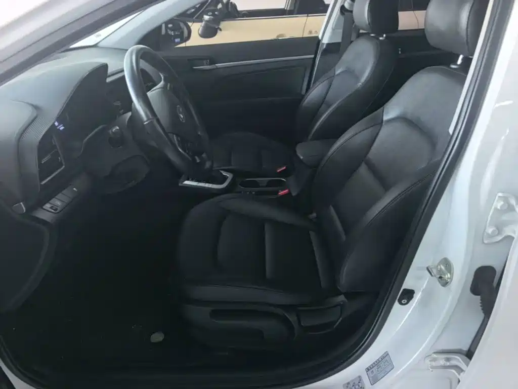 Hyundai Elantra — миниатюра 15