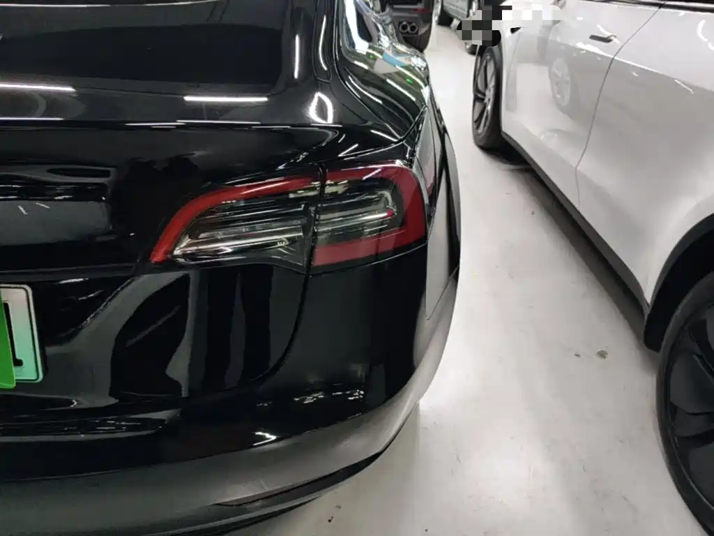 Tesla Model 3 — миниатюра 8
