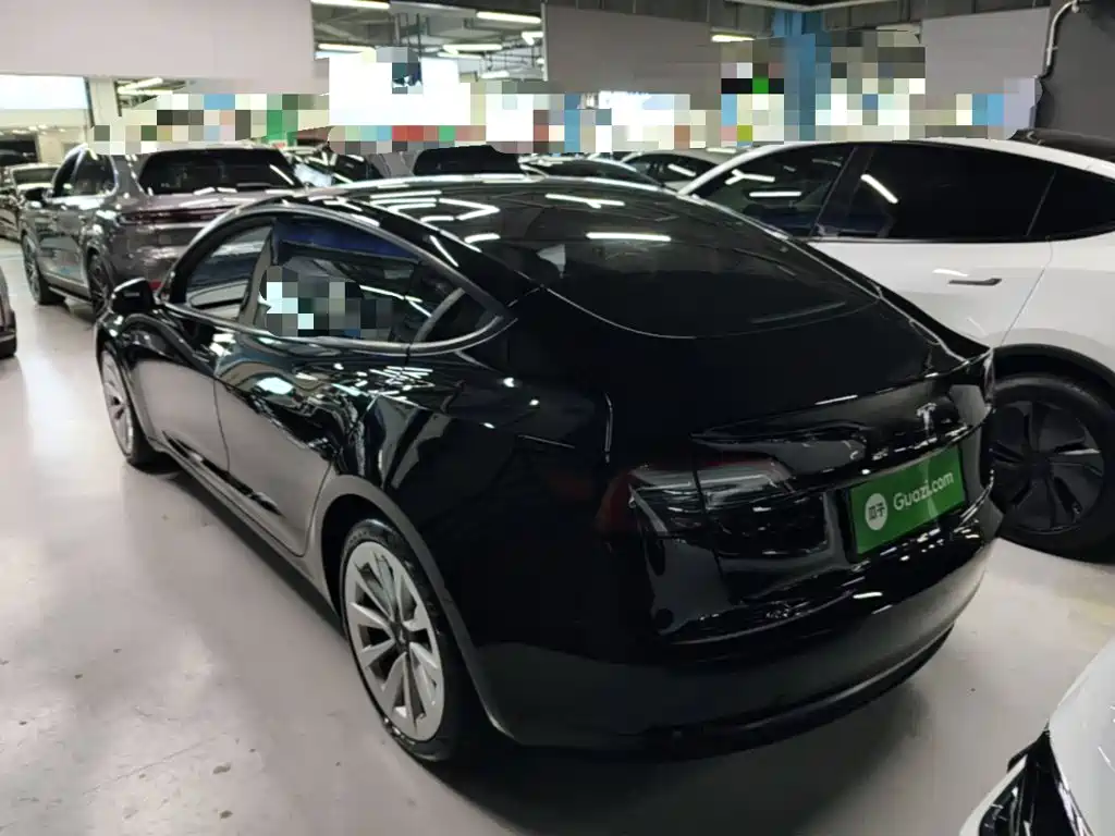 Tesla Model 3 — миниатюра 5