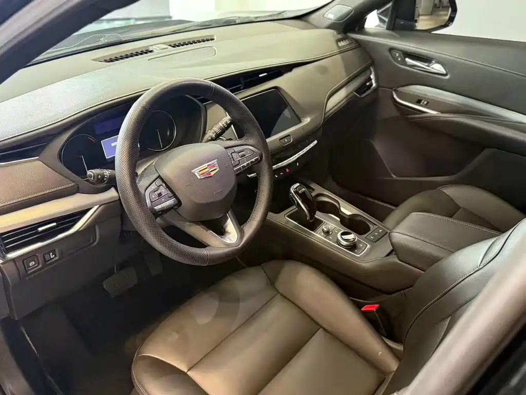 Cadillac XT4 — миниатюра 2