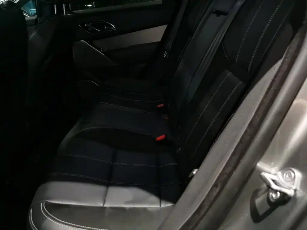 Land Rover Velar — миниатюра 17