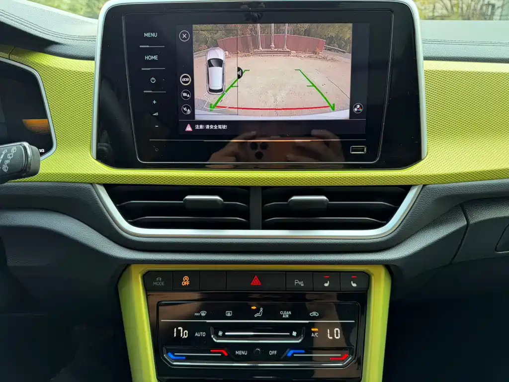 Volkswagen T-Roc — миниатюра 17
