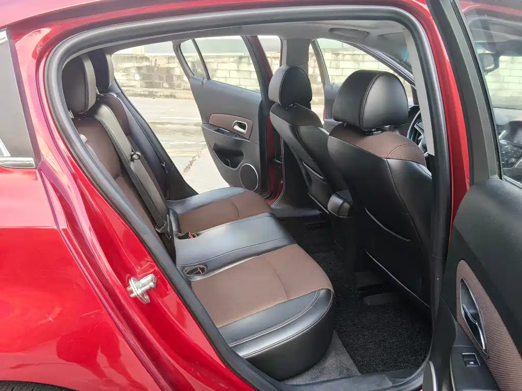 Chevrolet Cruze — миниатюра 12