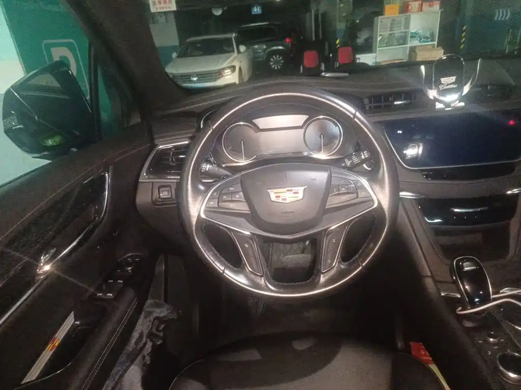 Cadillac XT5 — миниатюра 11