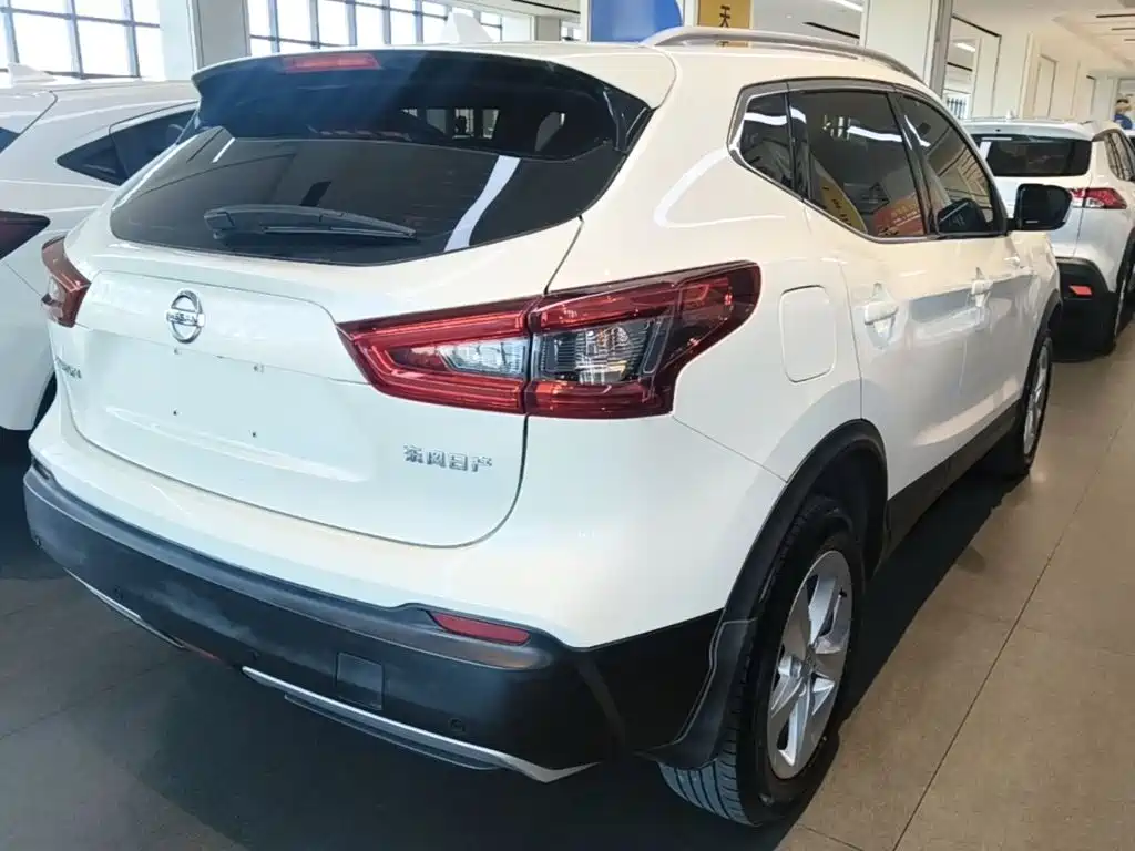 Nissan Qashqai — миниатюра 7