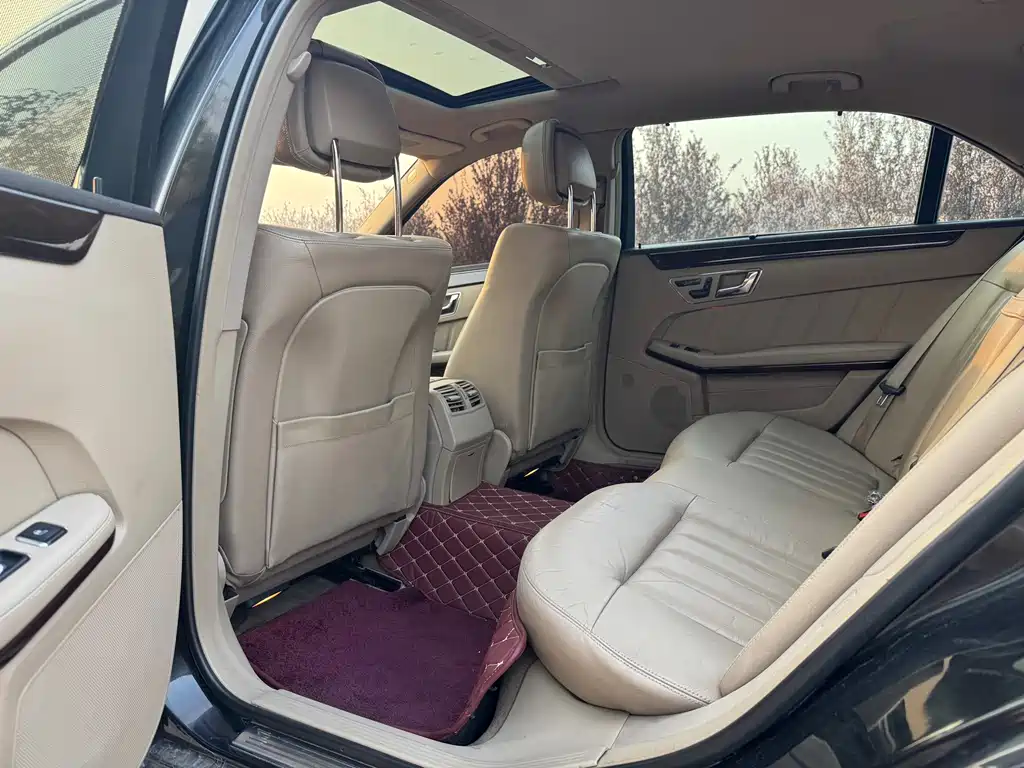 Mercedes-Benz E-Class — миниатюра 9