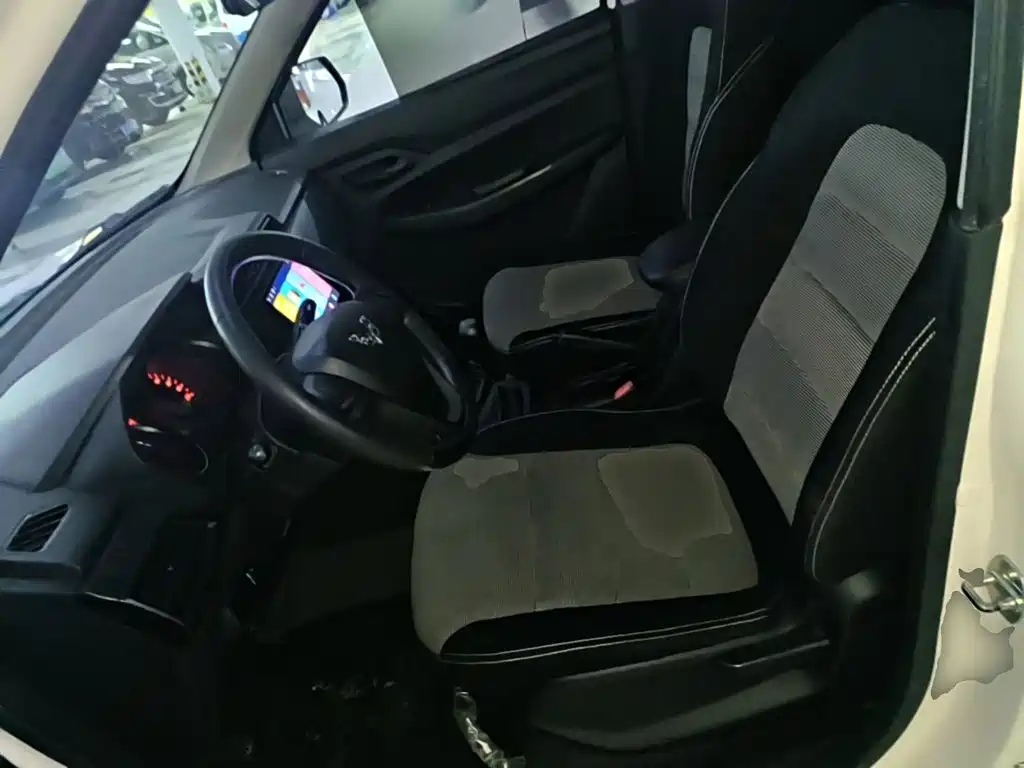 Wuling Hongguang — миниатюра 15
