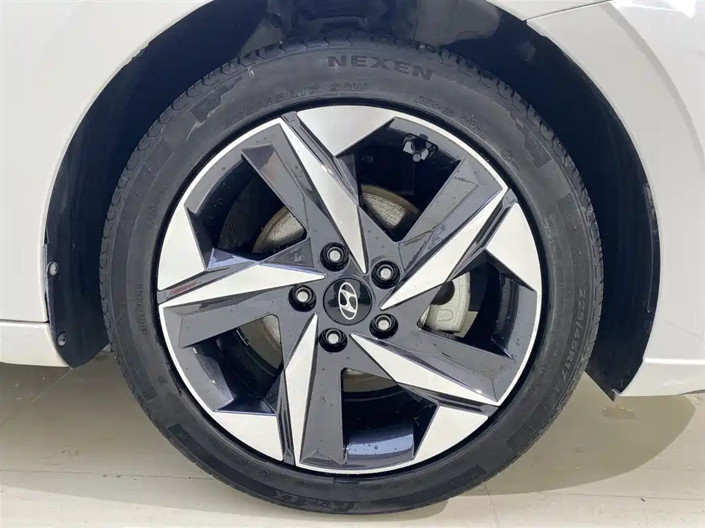 Hyundai Elantra id 4514215 из Китая 10