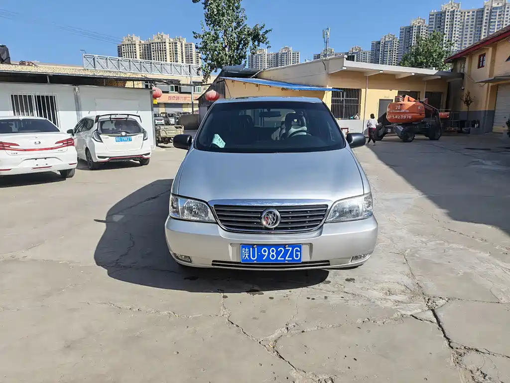 Buick GL8 — миниатюра 2