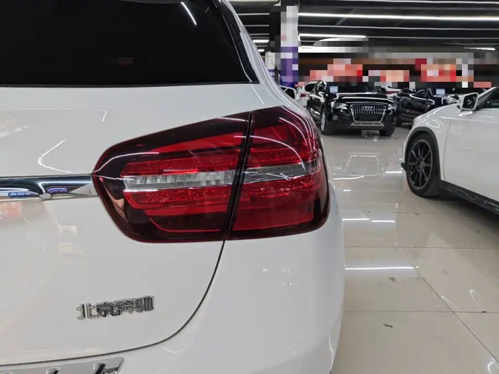 Mercedes-Benz GLA — миниатюра 8