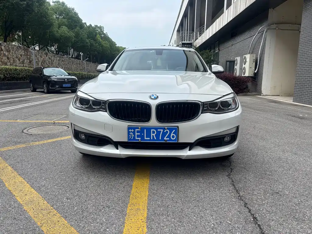 BMW 3 Series GT 3 GT 2014 320i Lead