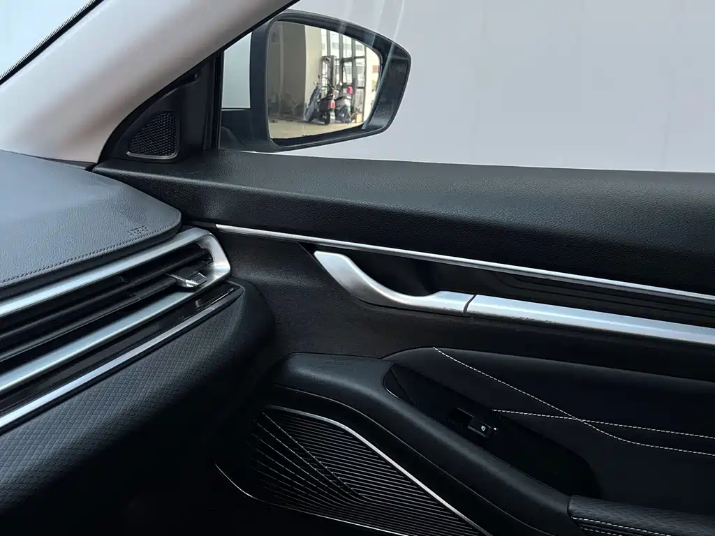 Geely Emgrand — миниатюра 13