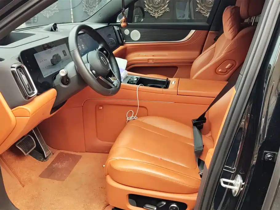 AITO ASK THE WORLD M9