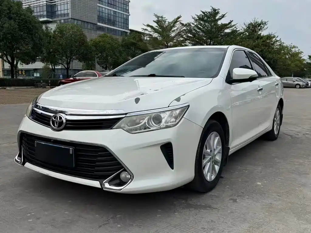 Toyota Camry — миниатюра 3