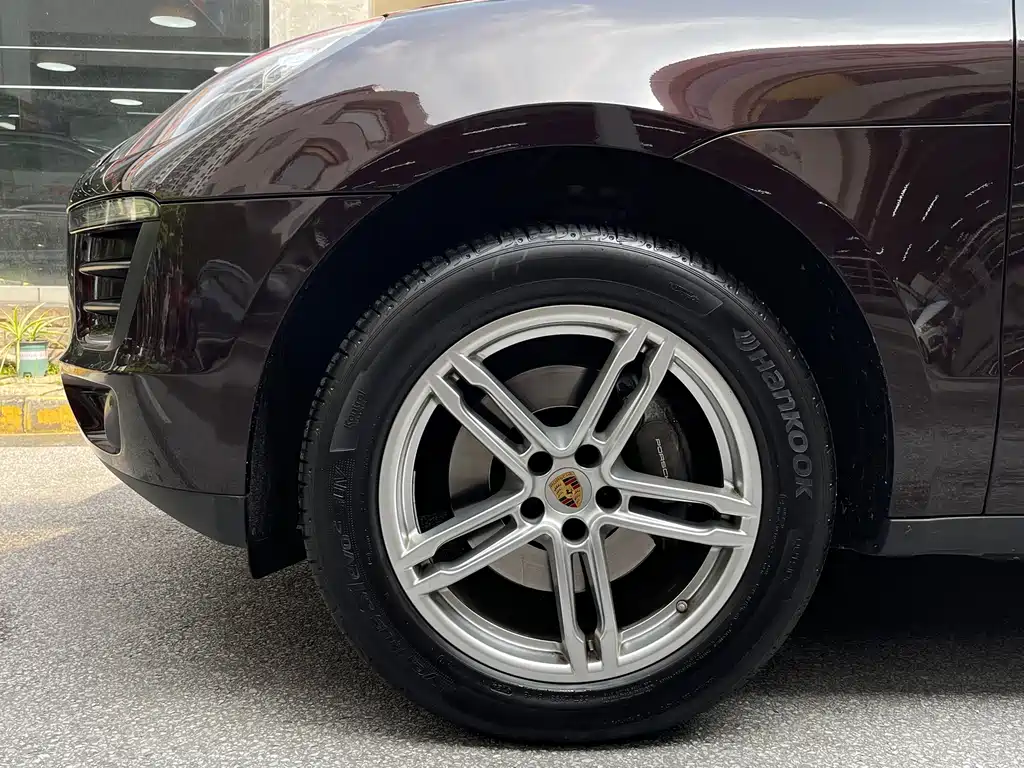 Porsche Macan — миниатюра 13