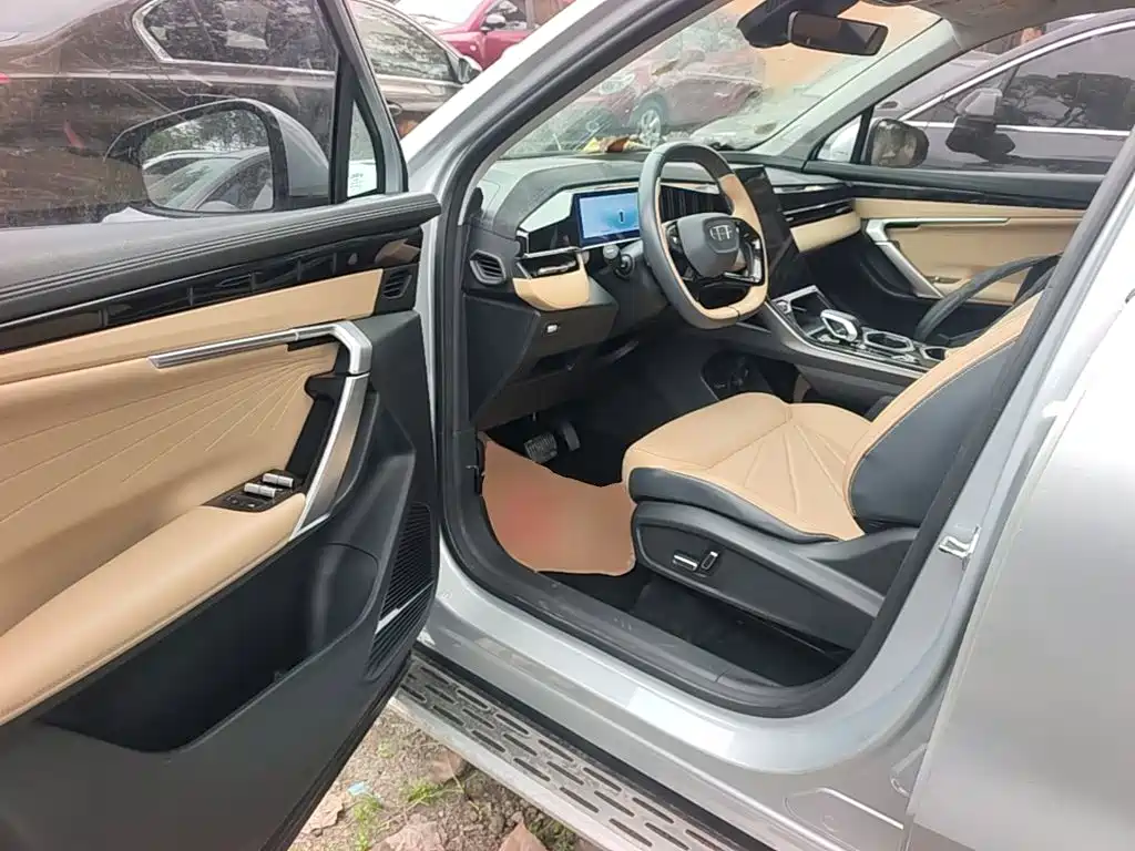 Geely Boyue L — миниатюра 16