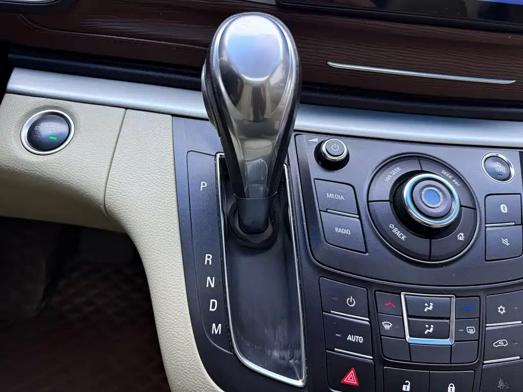 Buick GL8 — миниатюра 11