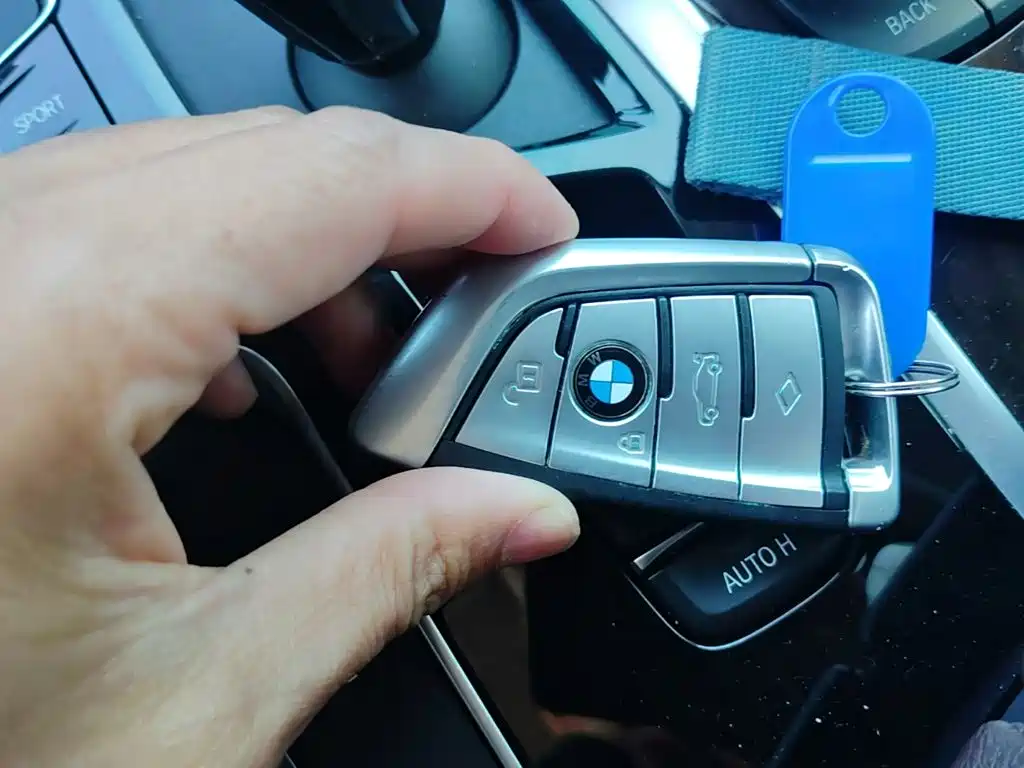 BMW 5 Series — миниатюра 9
