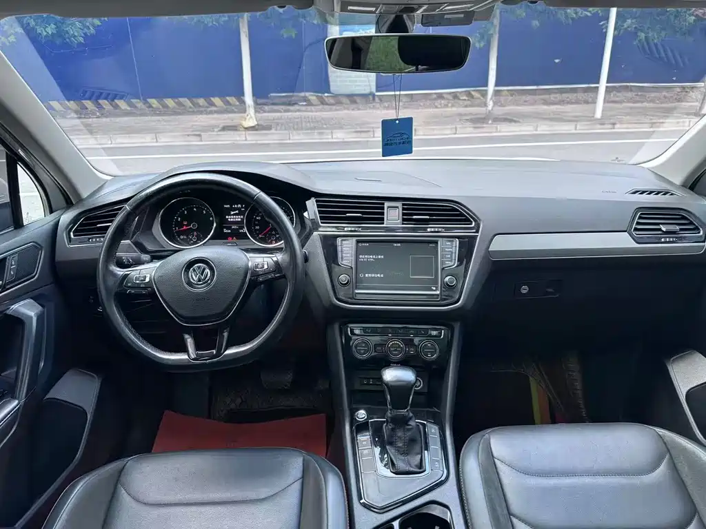 Volkswagen Tiguan L — миниатюра 5