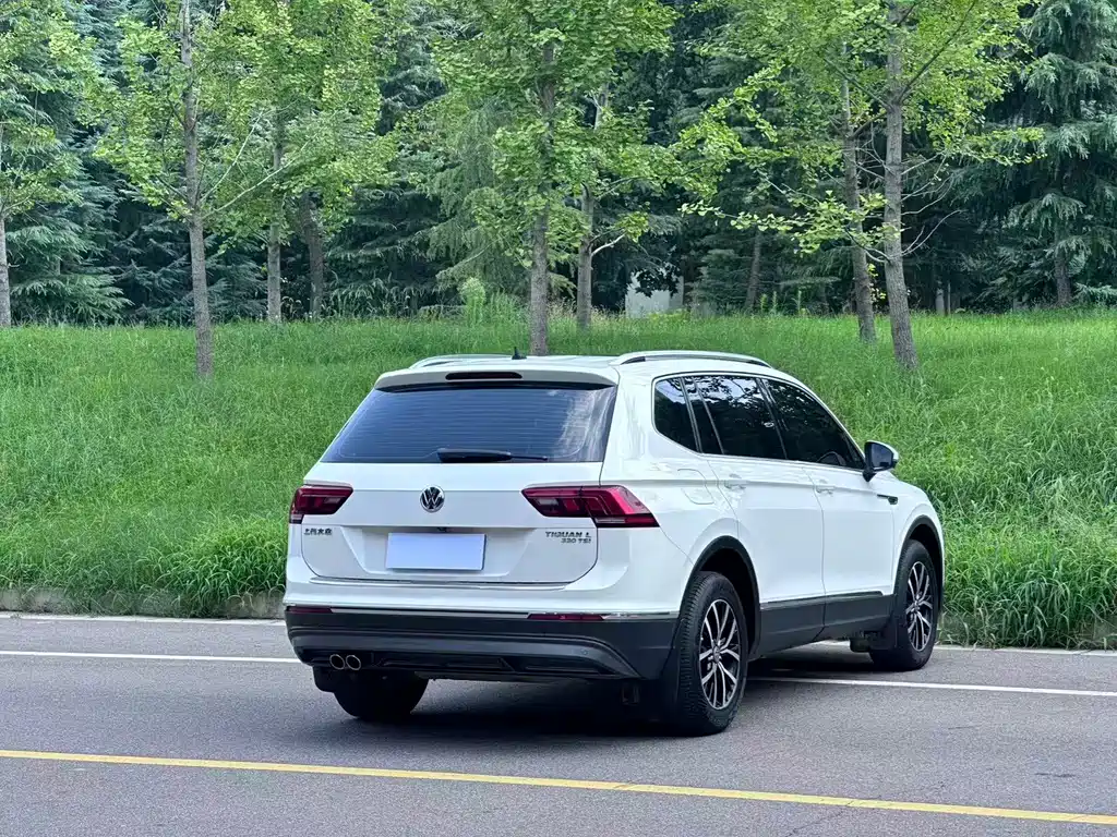Volkswagen Tiguan L — миниатюра 8