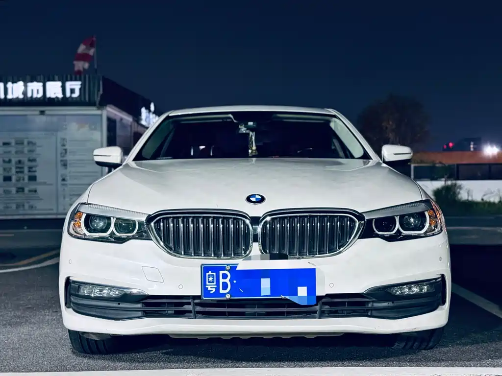 BMW 5 Series — миниатюра 2