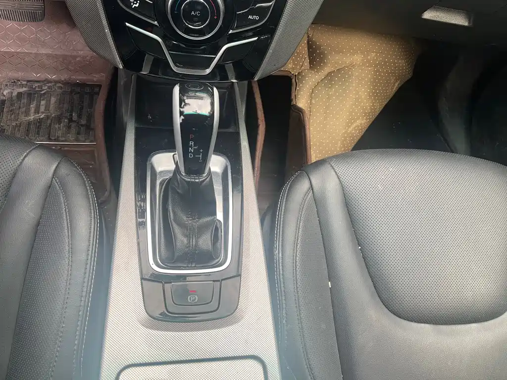 Luxgen 6 SUV 2015 1.8T Fashion