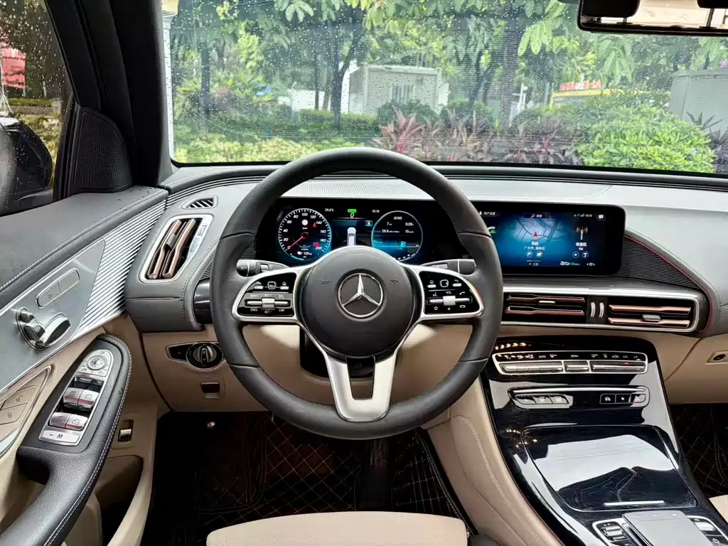 Mercedes-Benz EQC — миниатюра 19