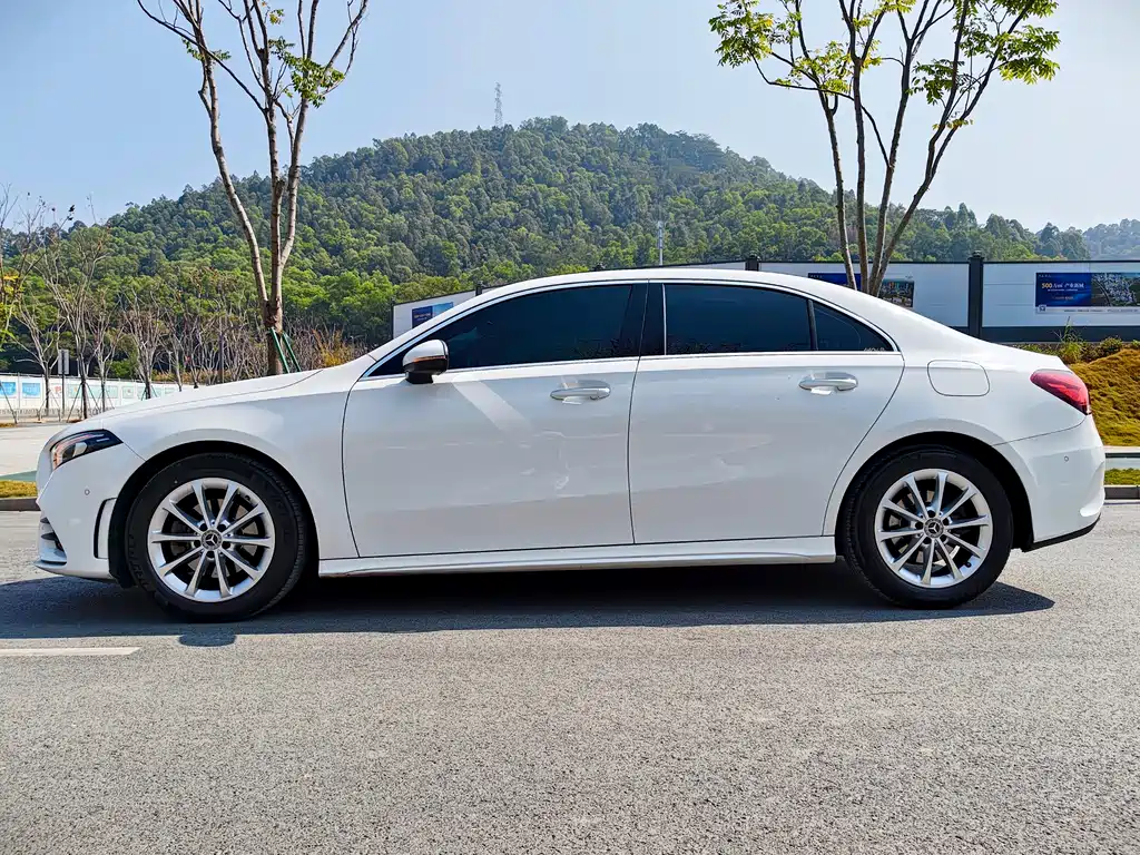 MERCEDES-BENZ A CLASS