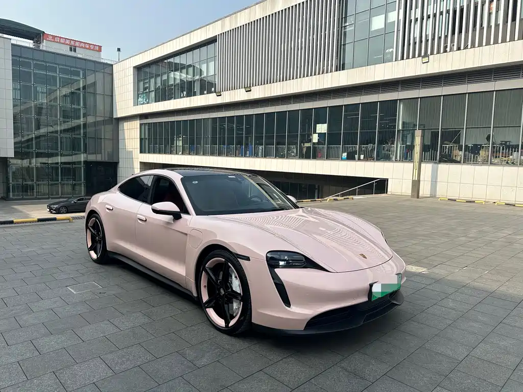 PORSCHE TAYCAN