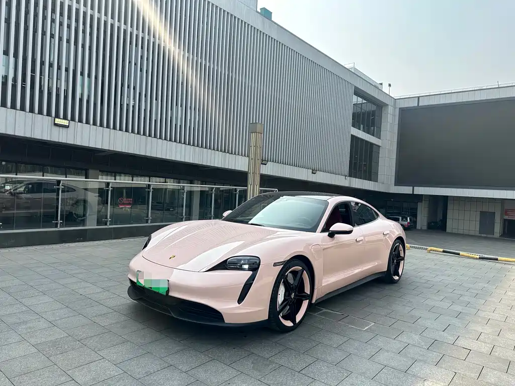 PORSCHE TAYCAN