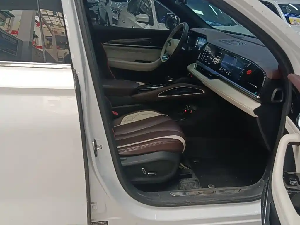 Geely Xingyue L — миниатюра 25